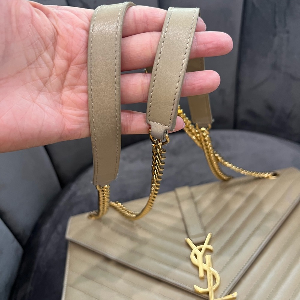 Sold. Yves Saint Laurent Classic Monogram Envelope tote and shoulder bag - Picture 12 of 17